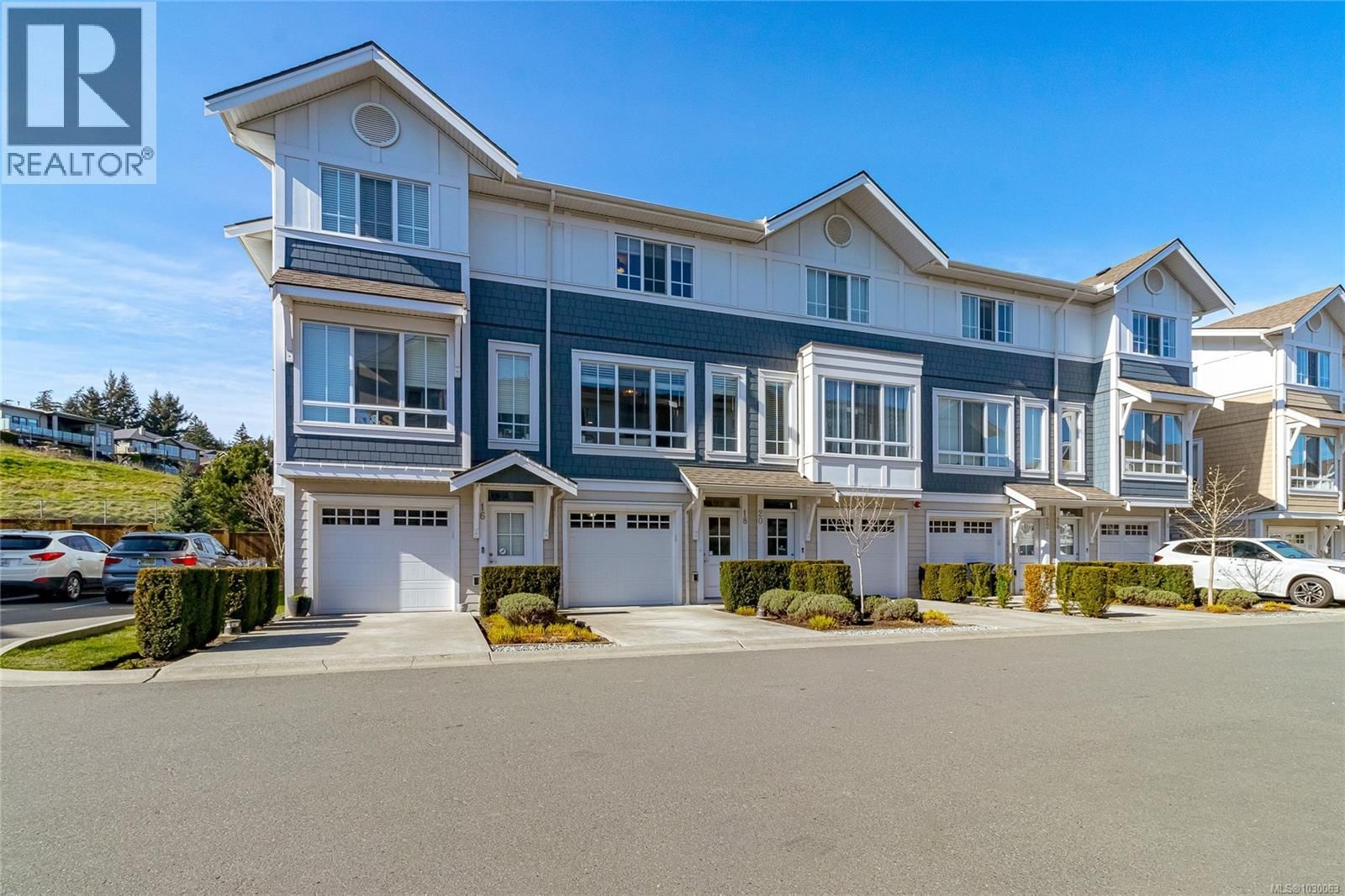 18 - 370 LATORIA BOULEVARD Image 4