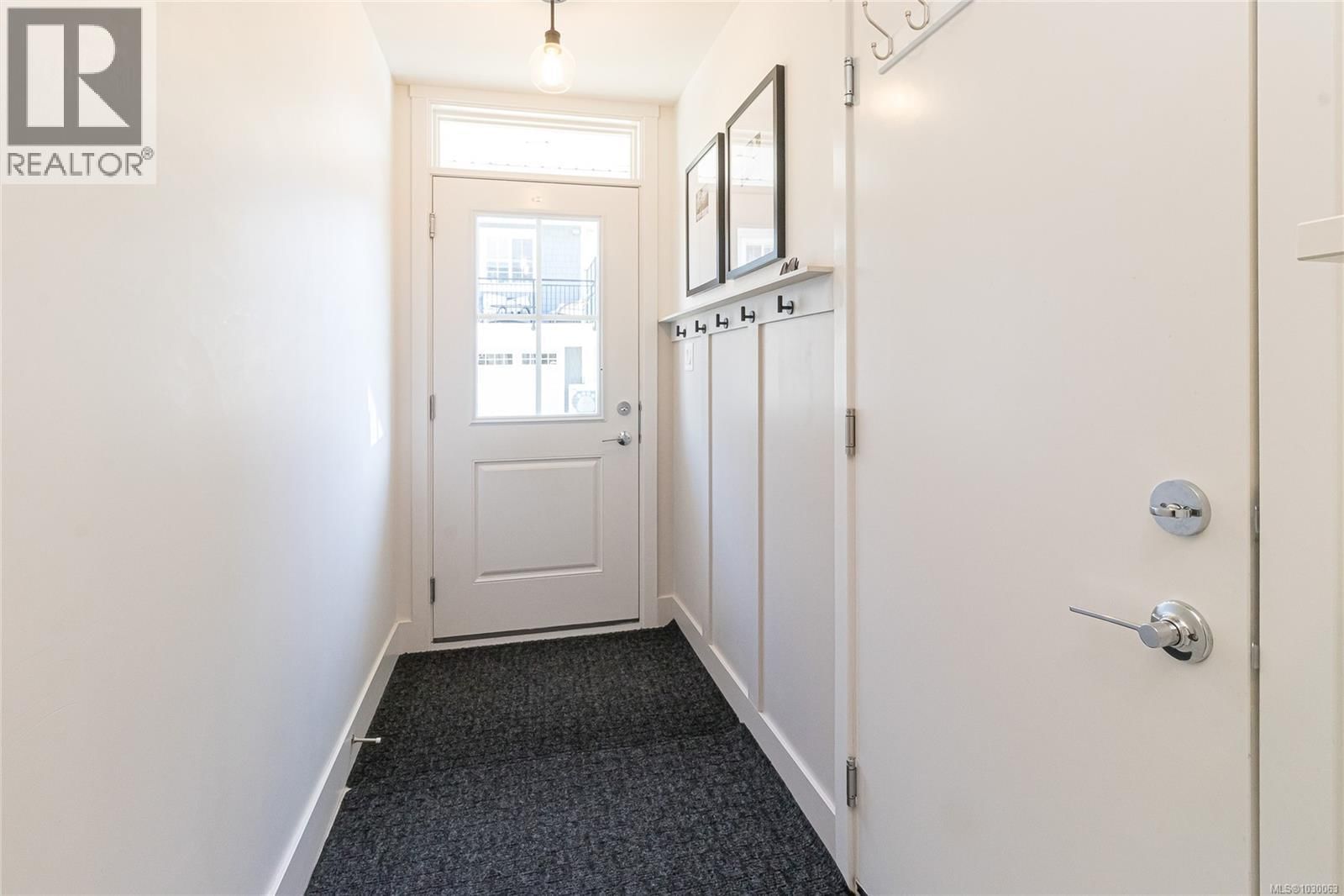 18 - 370 LATORIA BOULEVARD Image 5