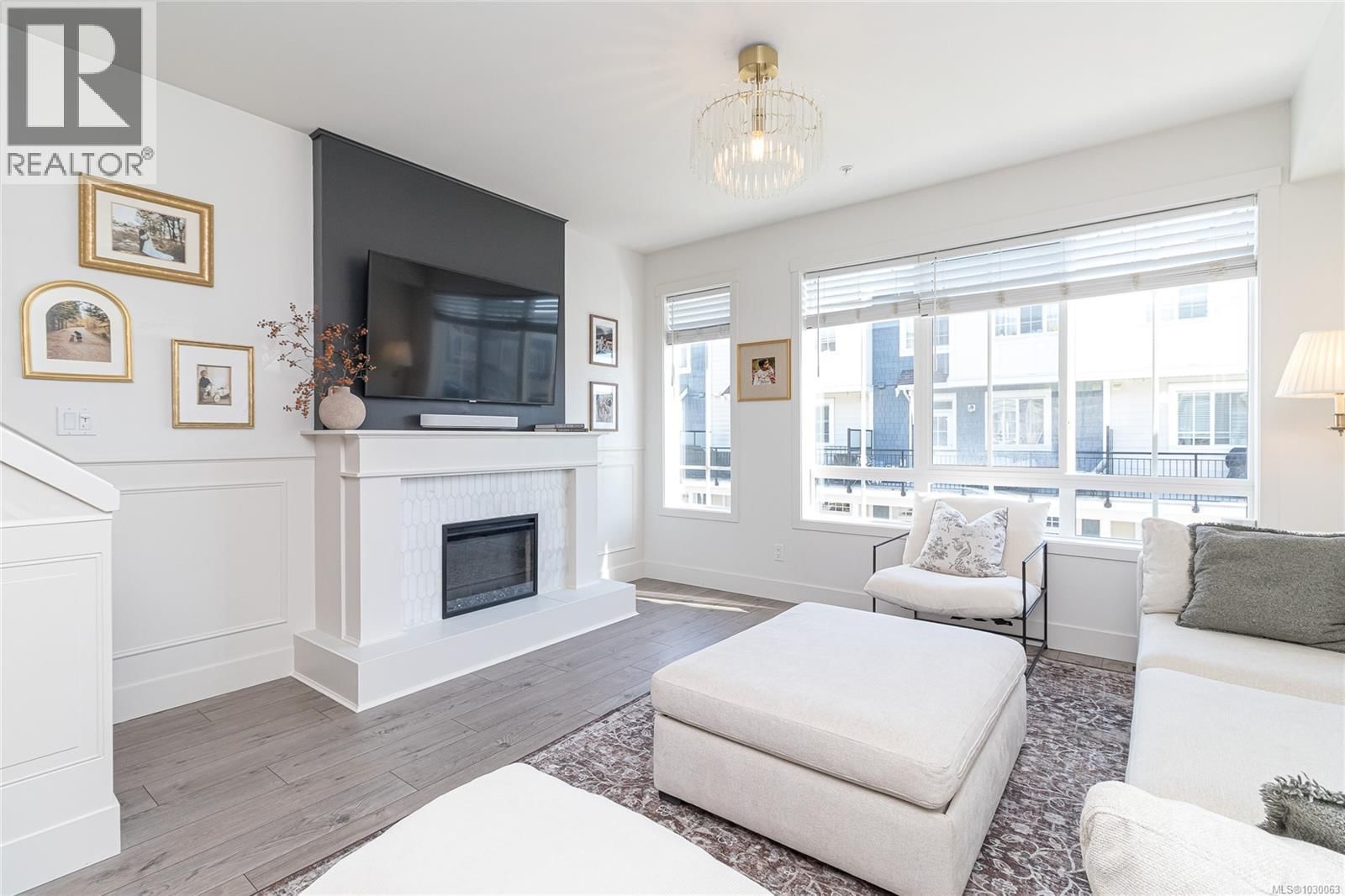 18 - 370 LATORIA BOULEVARD Image 6