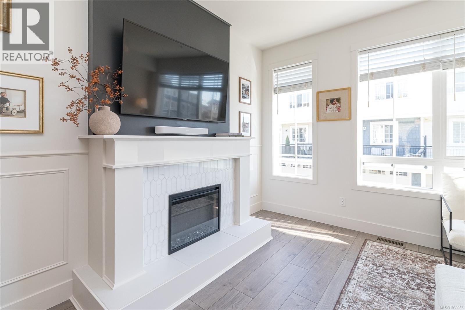 18 - 370 LATORIA BOULEVARD Image 8