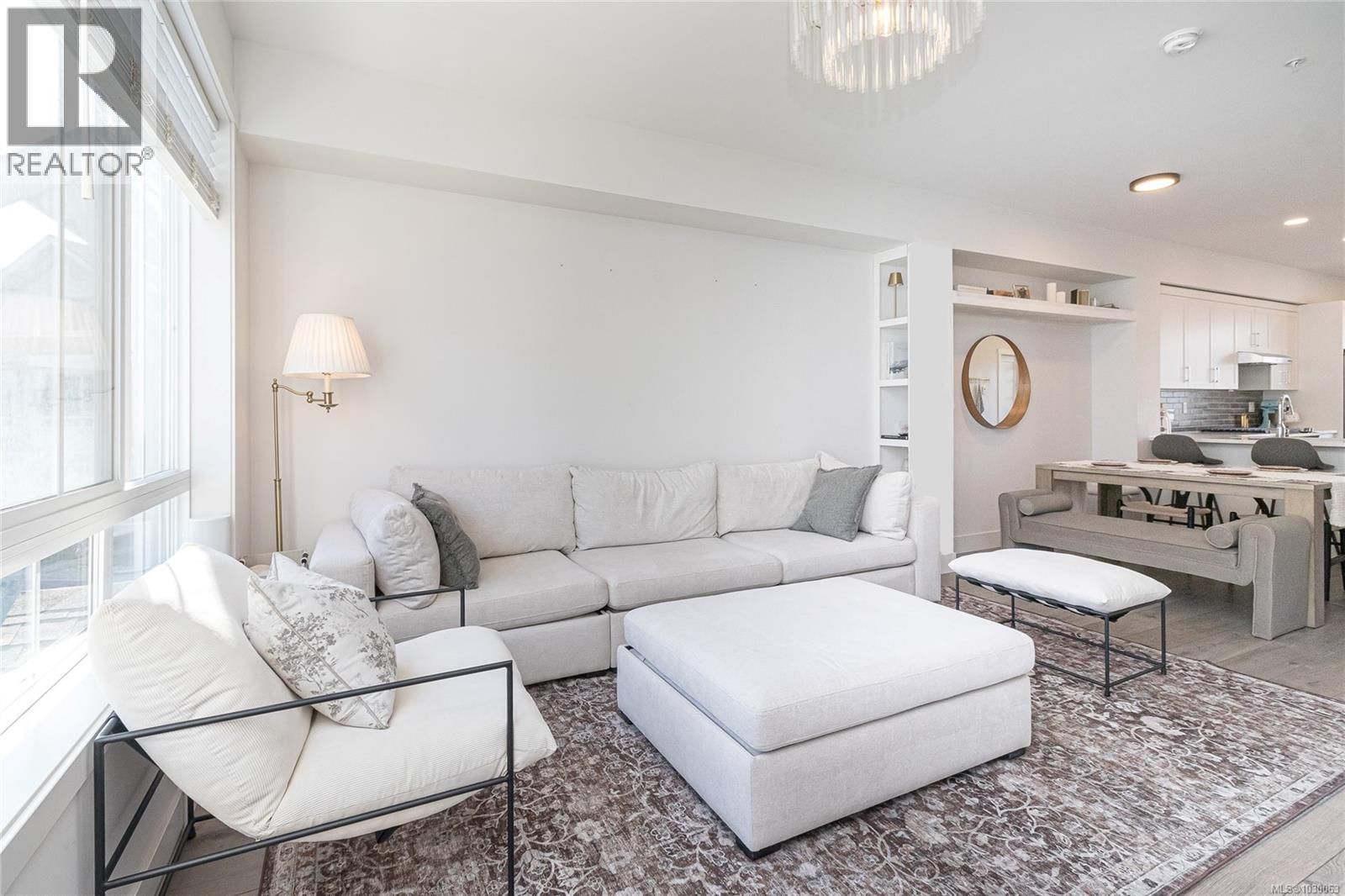 18 - 370 LATORIA BOULEVARD Image 9