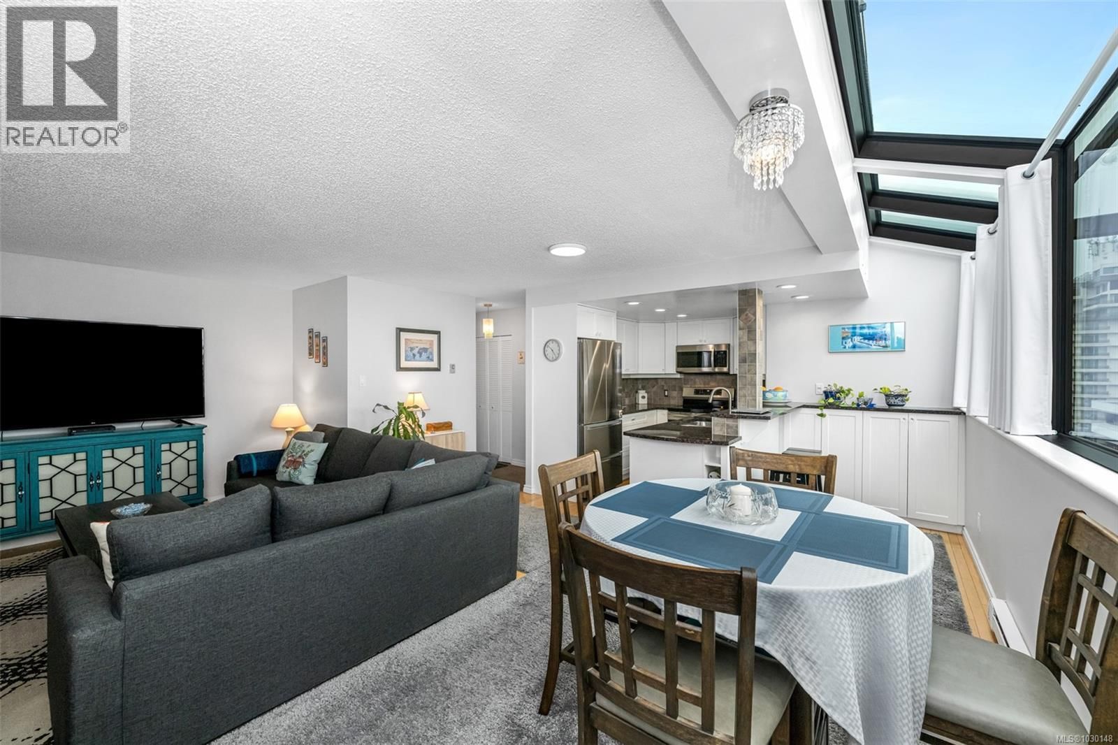 805 - 819 BURDETT AVENUE Image 16