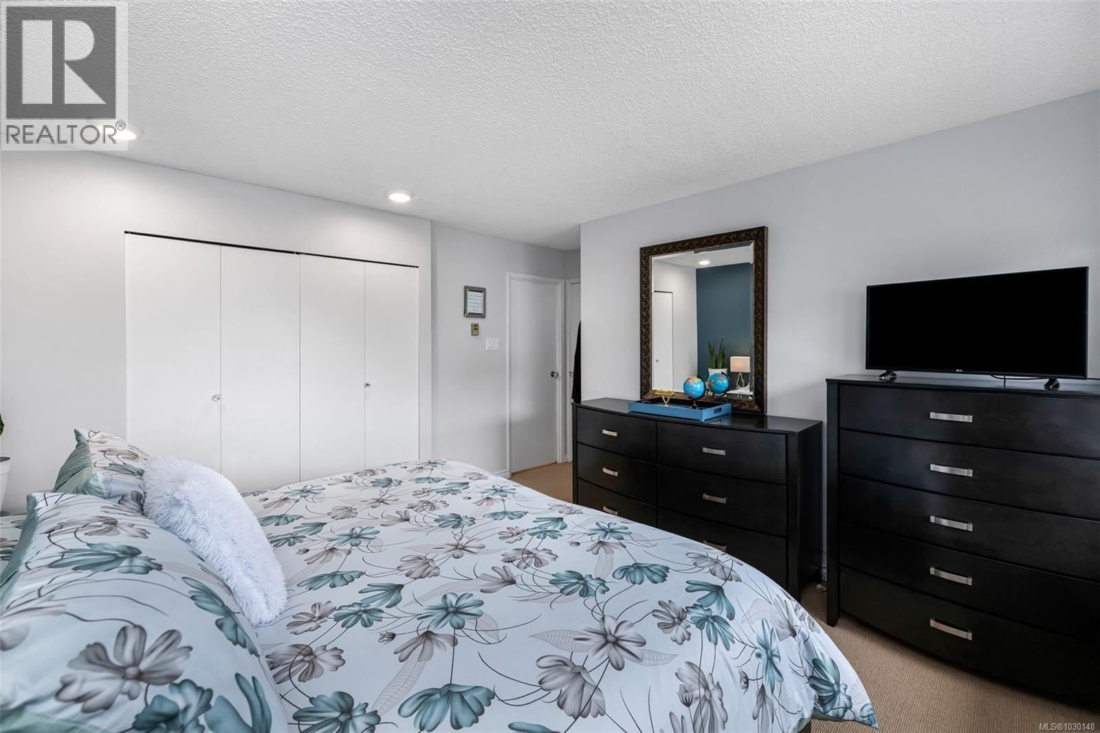 805 - 819 BURDETT AVENUE Image 26