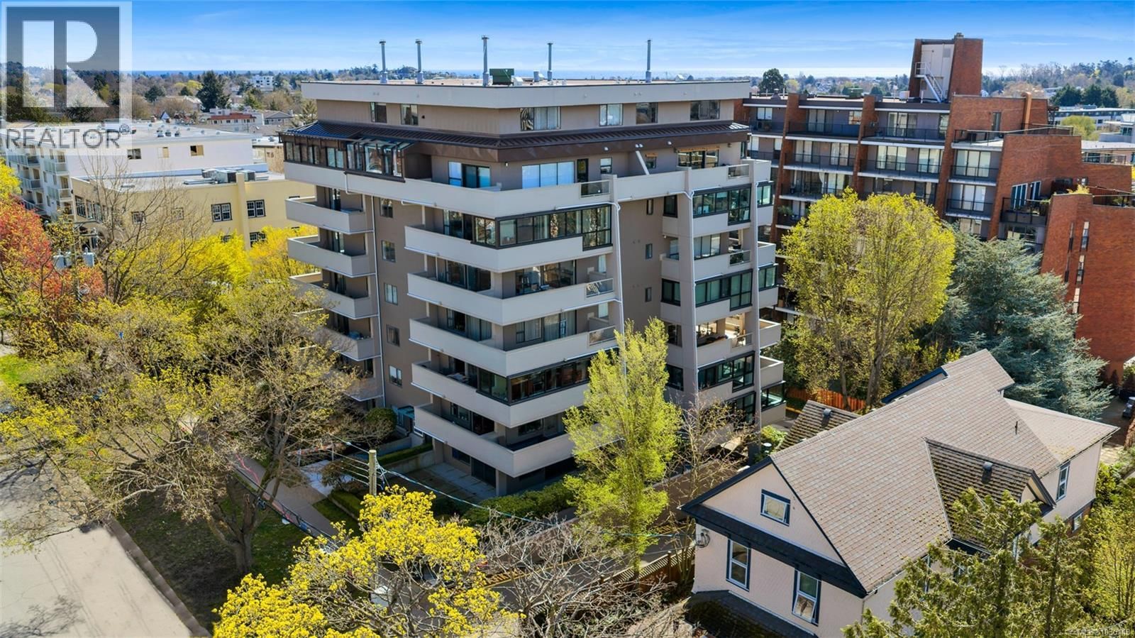 805 - 819 BURDETT AVENUE Image 46