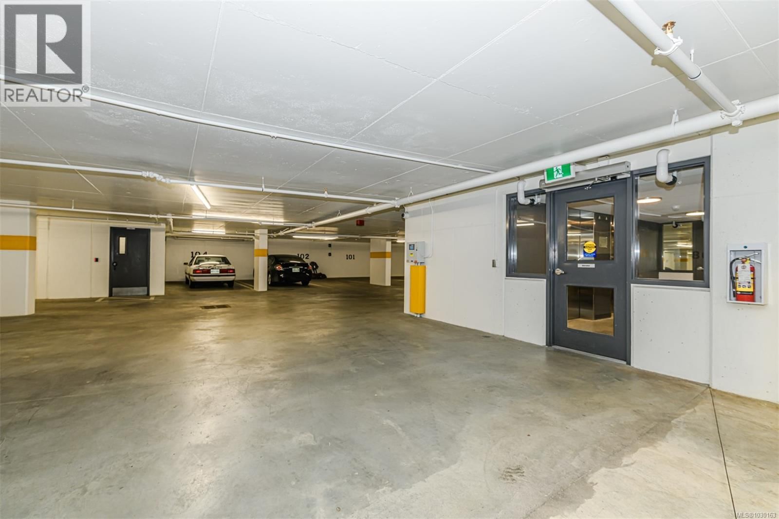 904 - 1628 STORE STREET Image 47