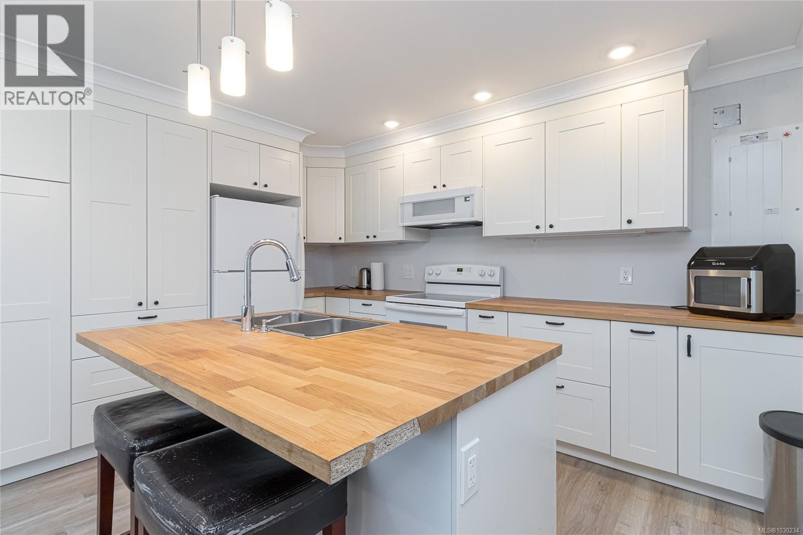 3960 CHERRILEE CRESCENT Image 26