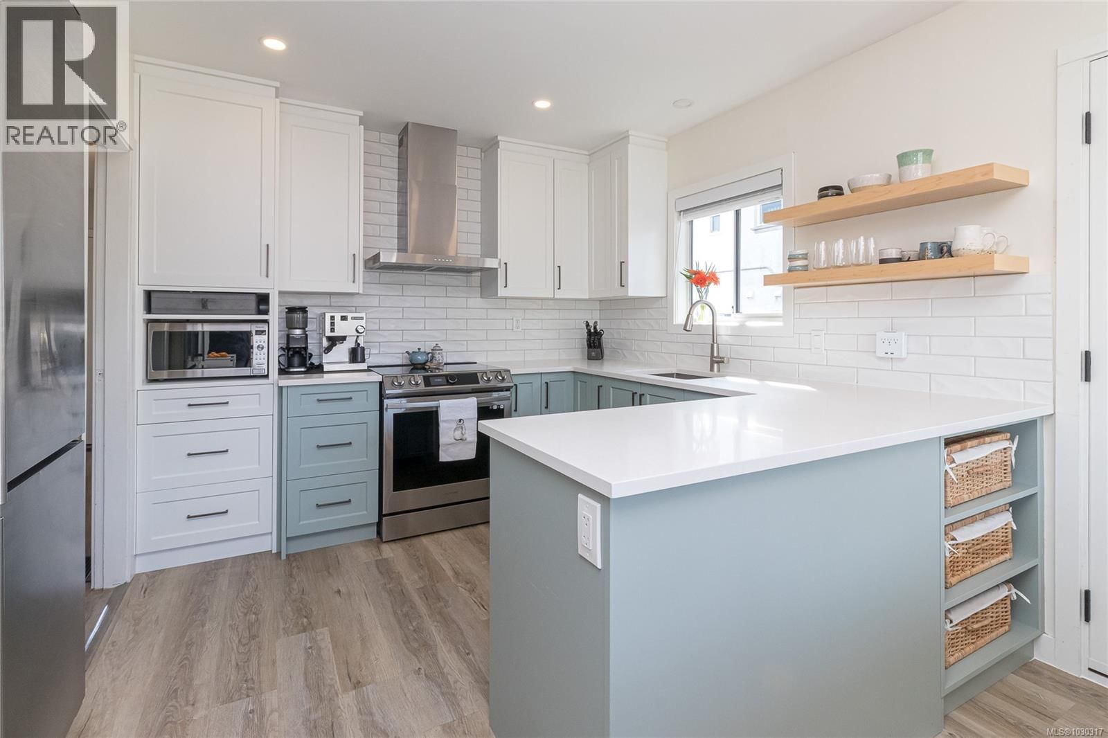 815 HEREWARD ROAD Image 10