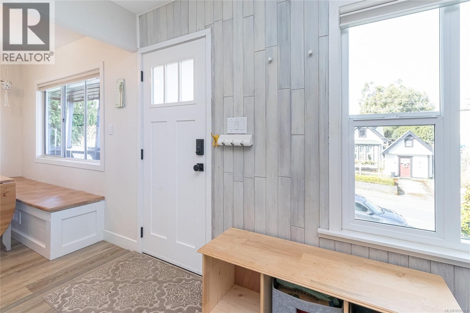 815 HEREWARD ROAD Image 2