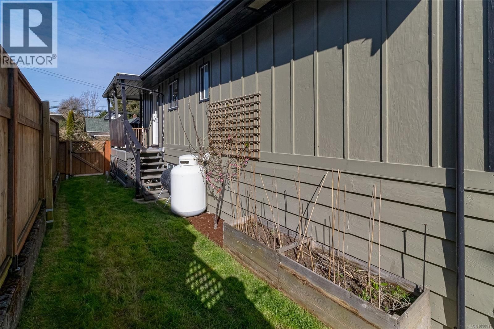 815 HEREWARD ROAD Image 28