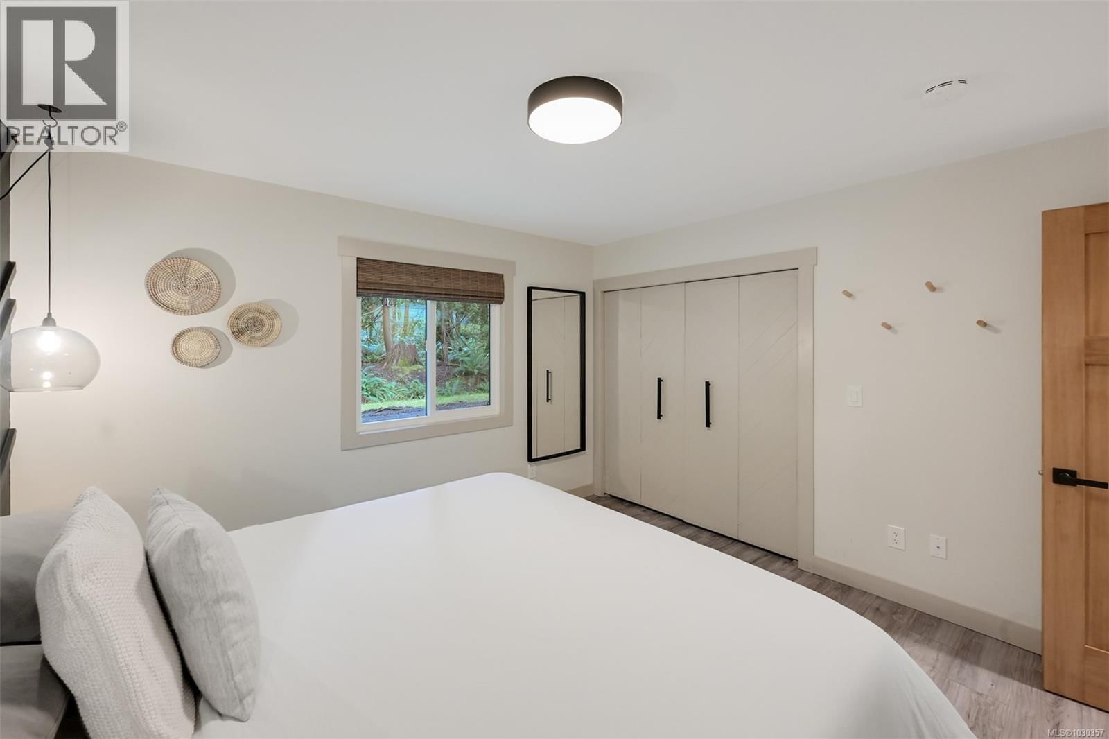 2783 WOODHAVEN ROAD Image 32