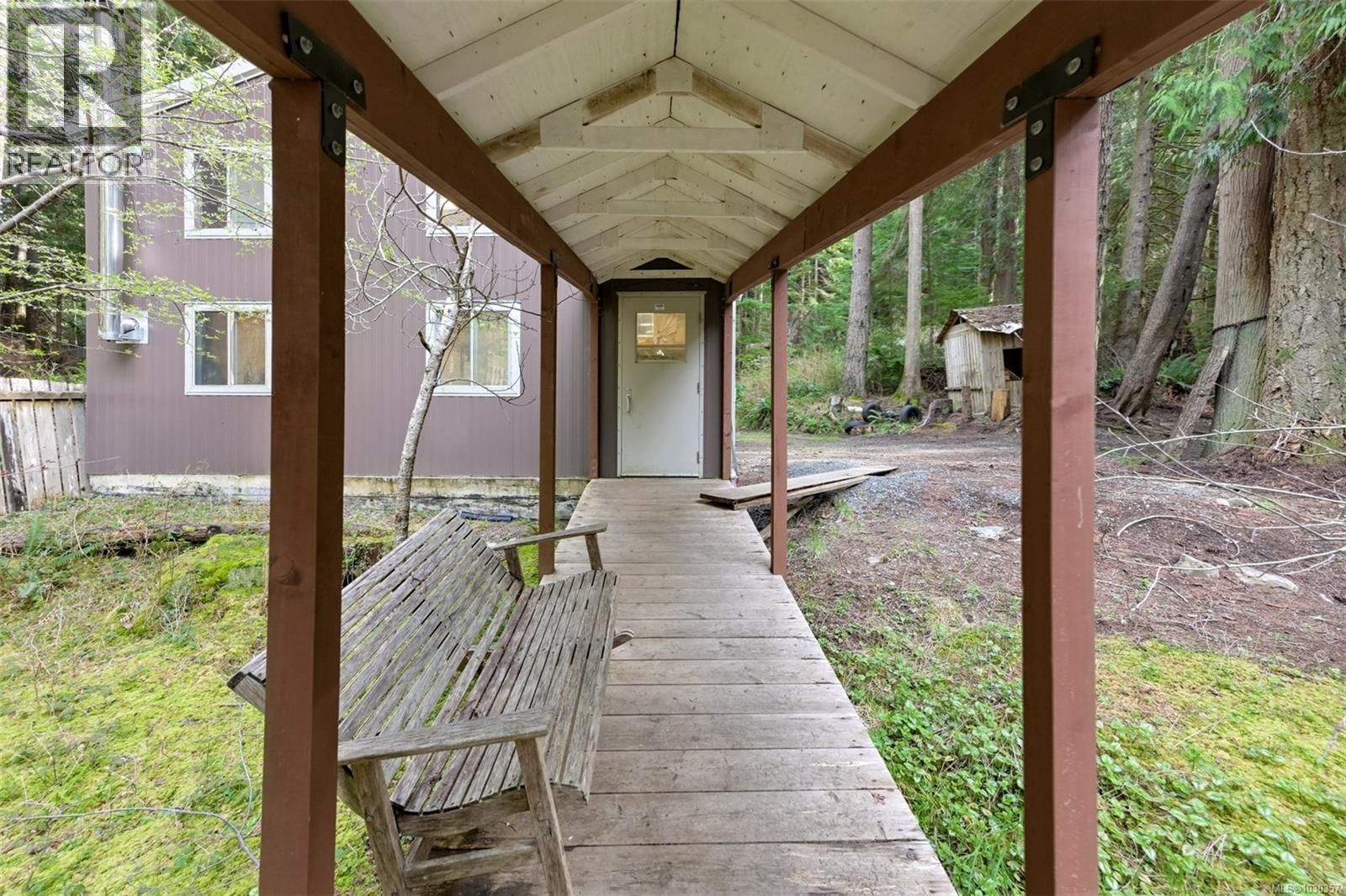 2783 WOODHAVEN ROAD Image 44