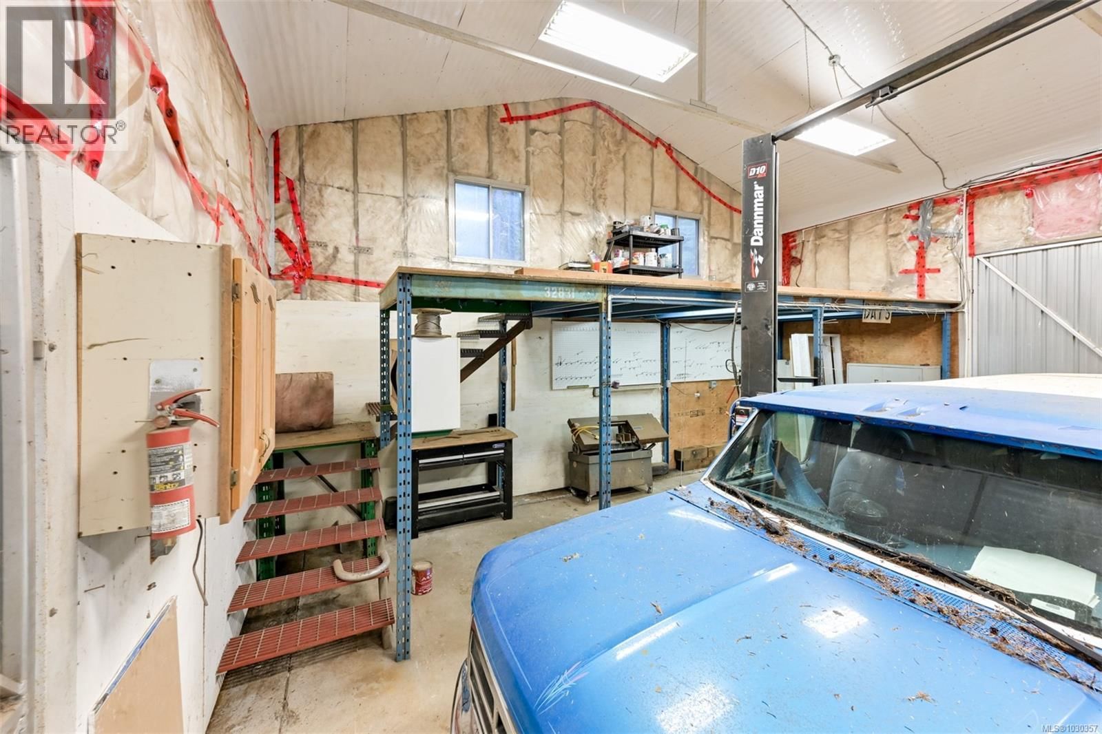 2783 WOODHAVEN ROAD Image 46