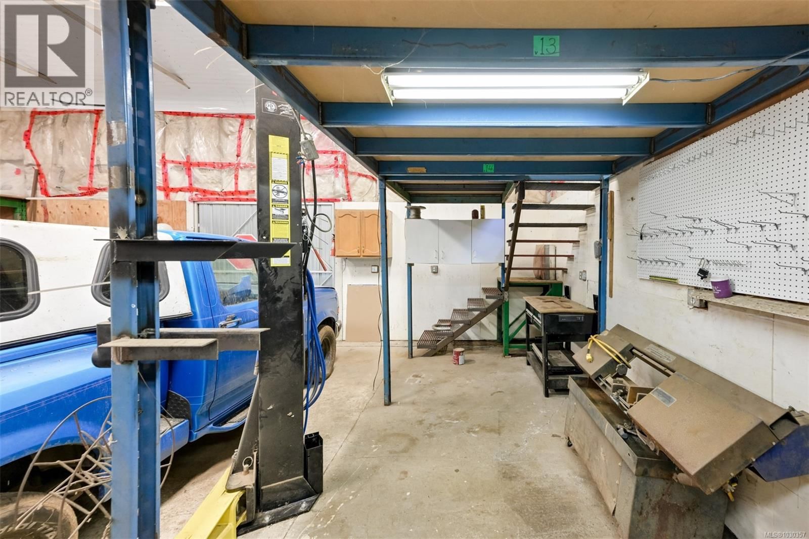 2783 WOODHAVEN ROAD Image 47