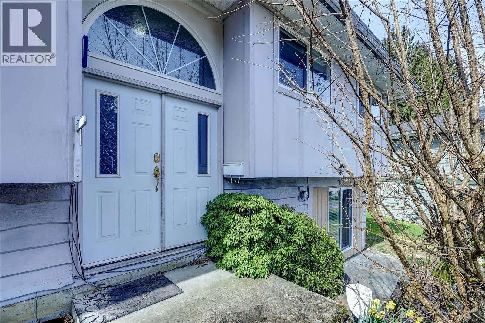 785 Parkview Drive property photo