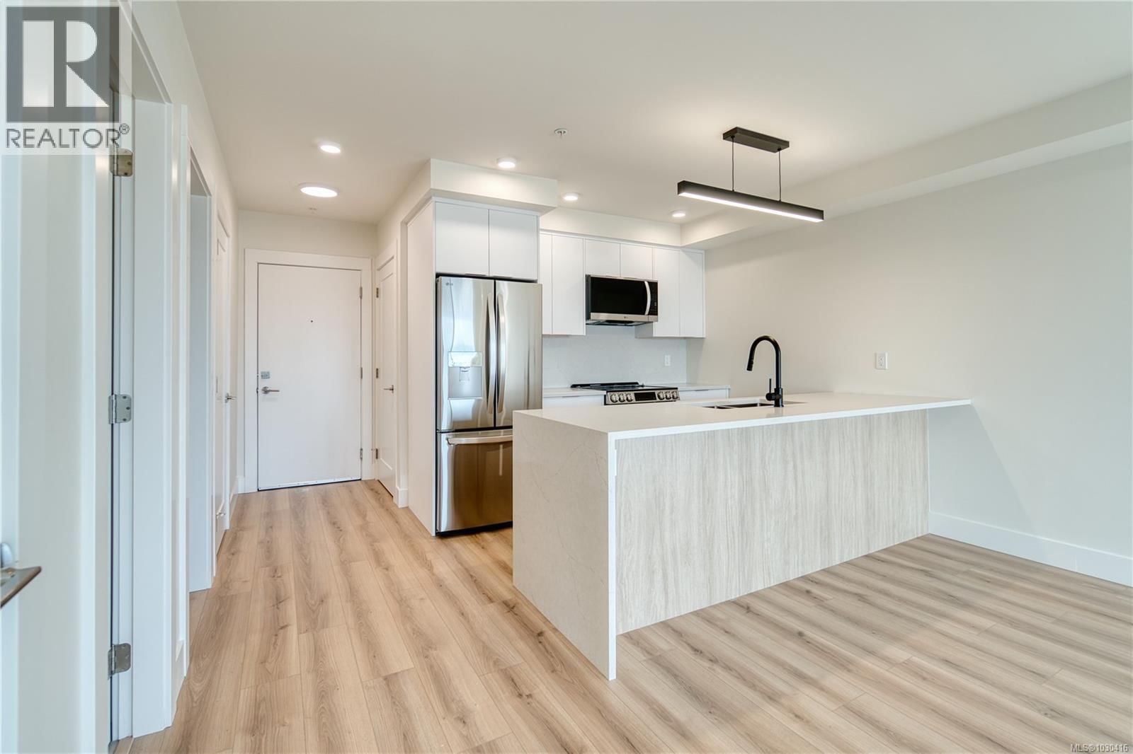 404 45 Haliburton Street property photo
