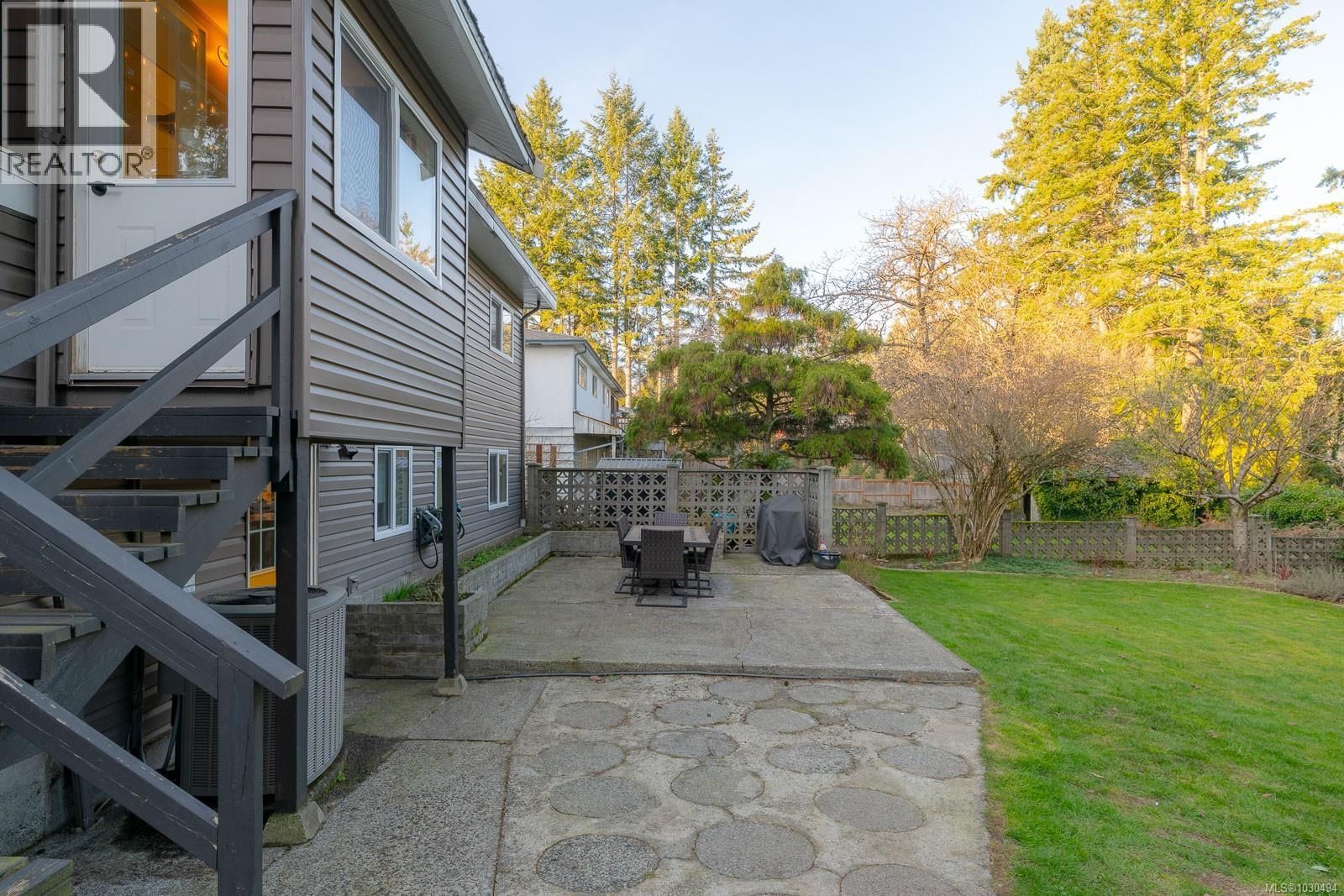 3248 UPLANDS DRIVE Image 47