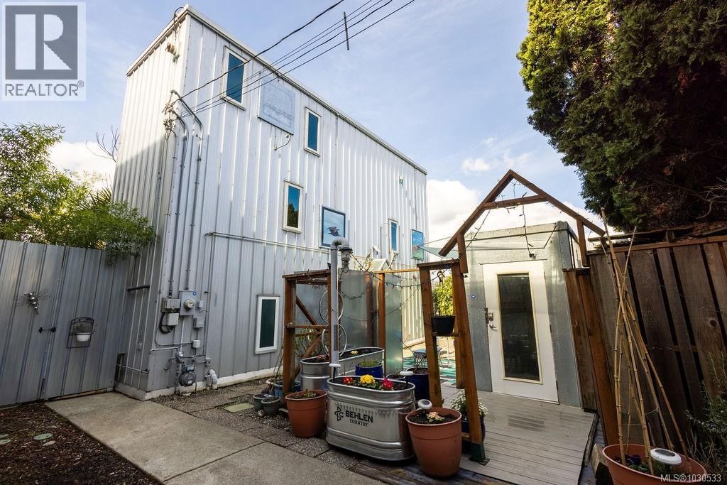 3112 STEELE STREET Image 1