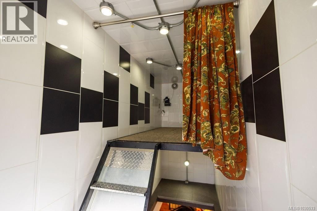 3112 STEELE STREET Image 57