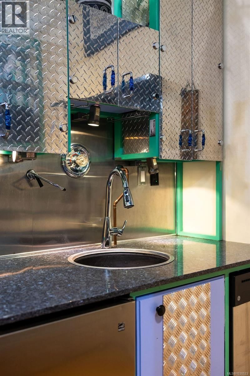 3112 STEELE STREET Image 9