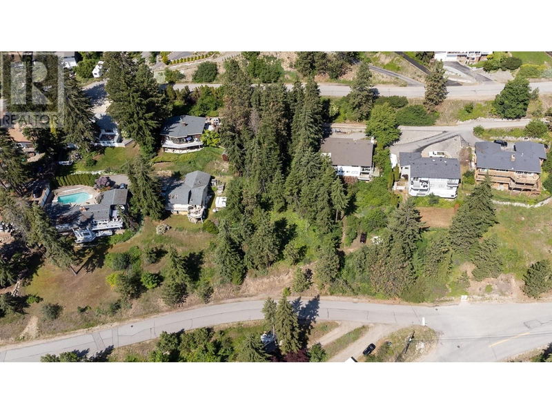 1525 Scott Crescent, West Kelowna, British Columbia (MLS 10305975)