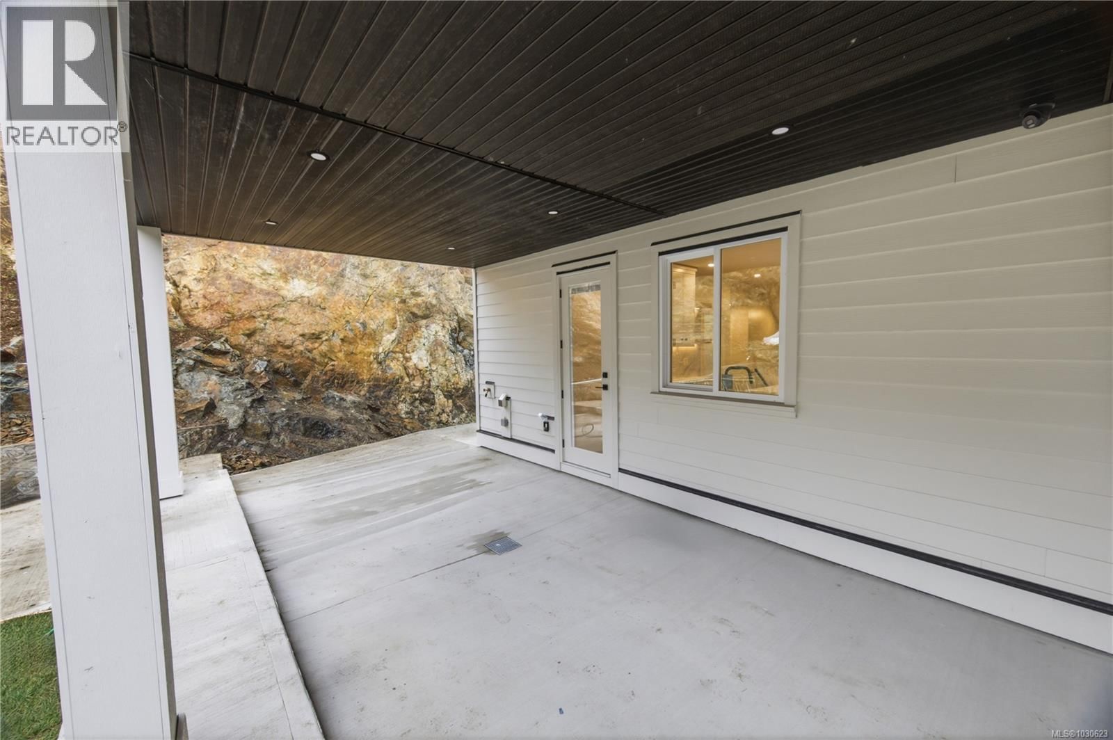 2090 KINGBIRD DRIVE Image 36