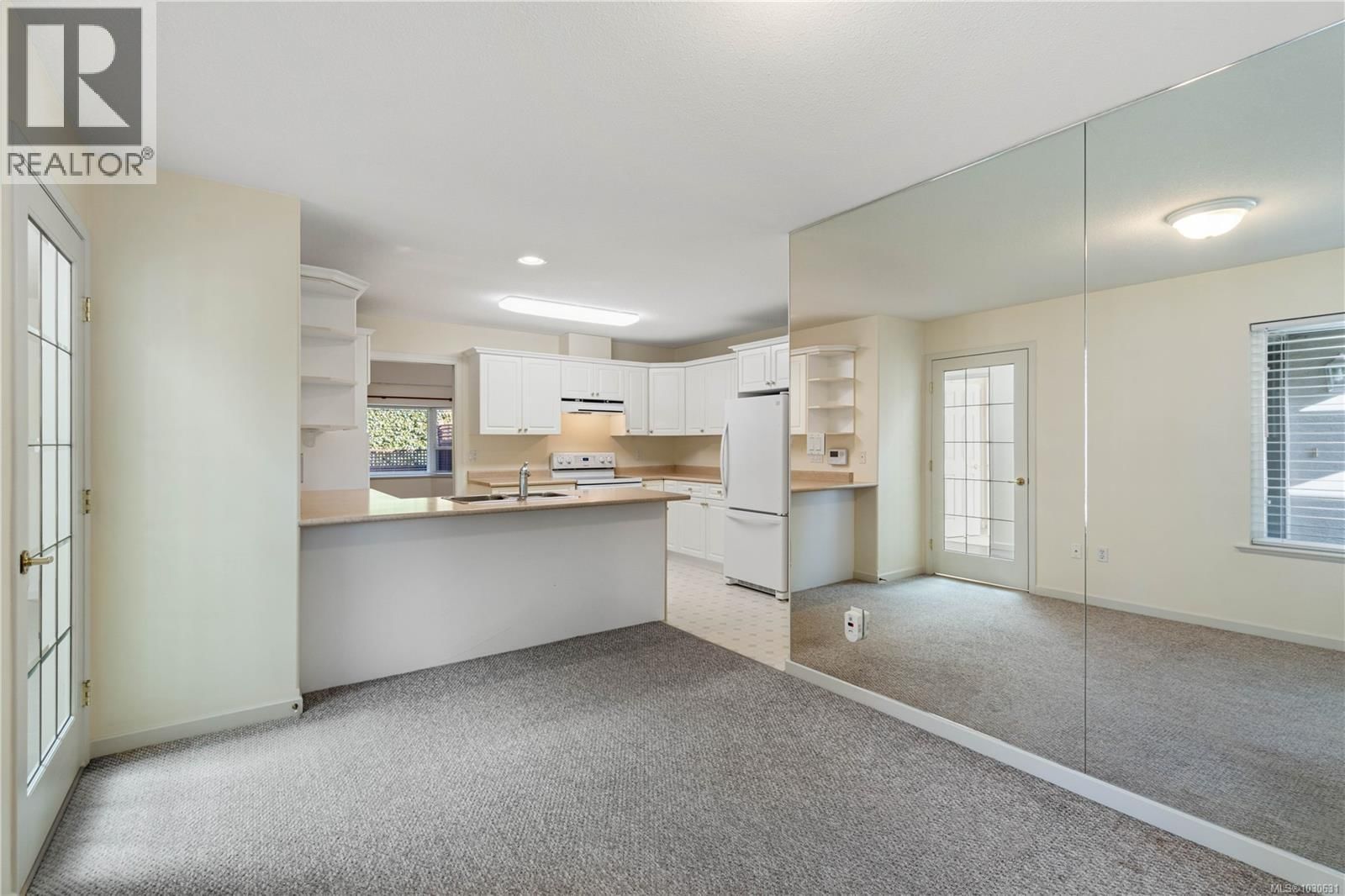 1 - 850 ARBUTUS STREET Image 11