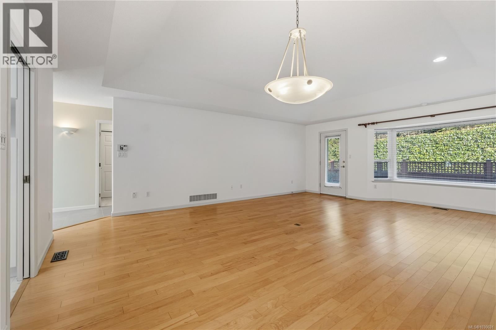 1 - 850 ARBUTUS STREET Image 16