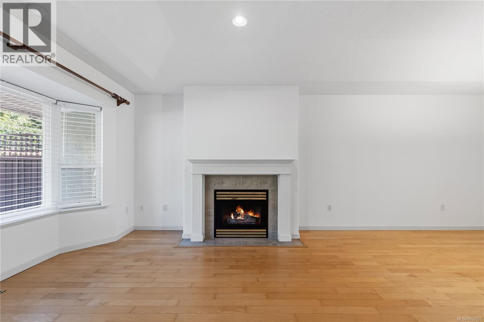 1 - 850 ARBUTUS STREET Image 18