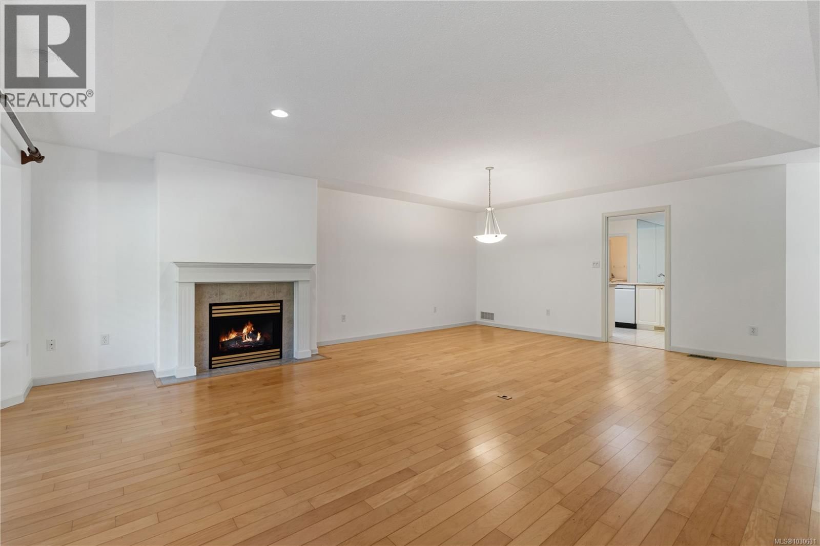 1 - 850 ARBUTUS STREET Image 2