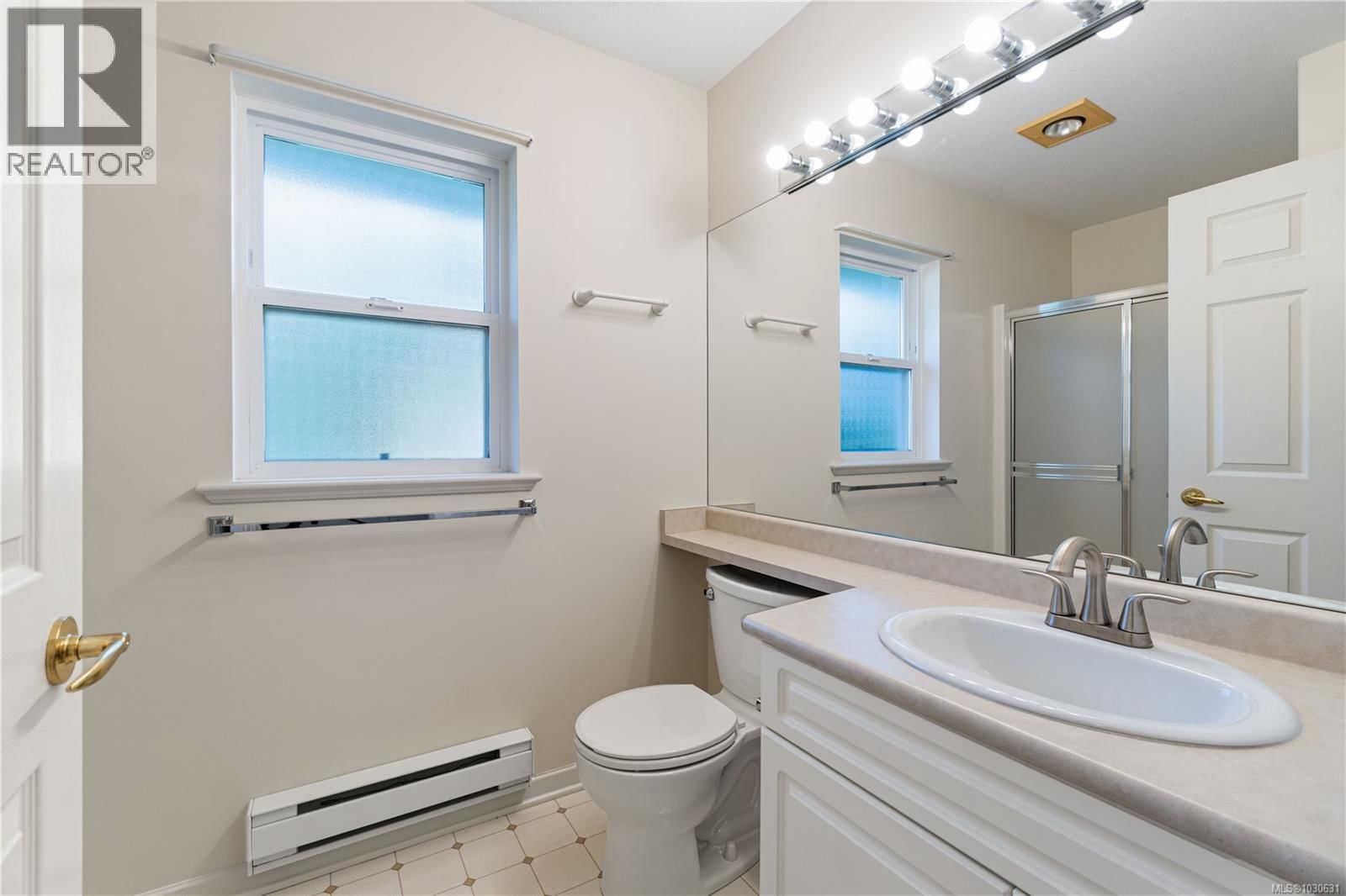 1 - 850 ARBUTUS STREET Image 23