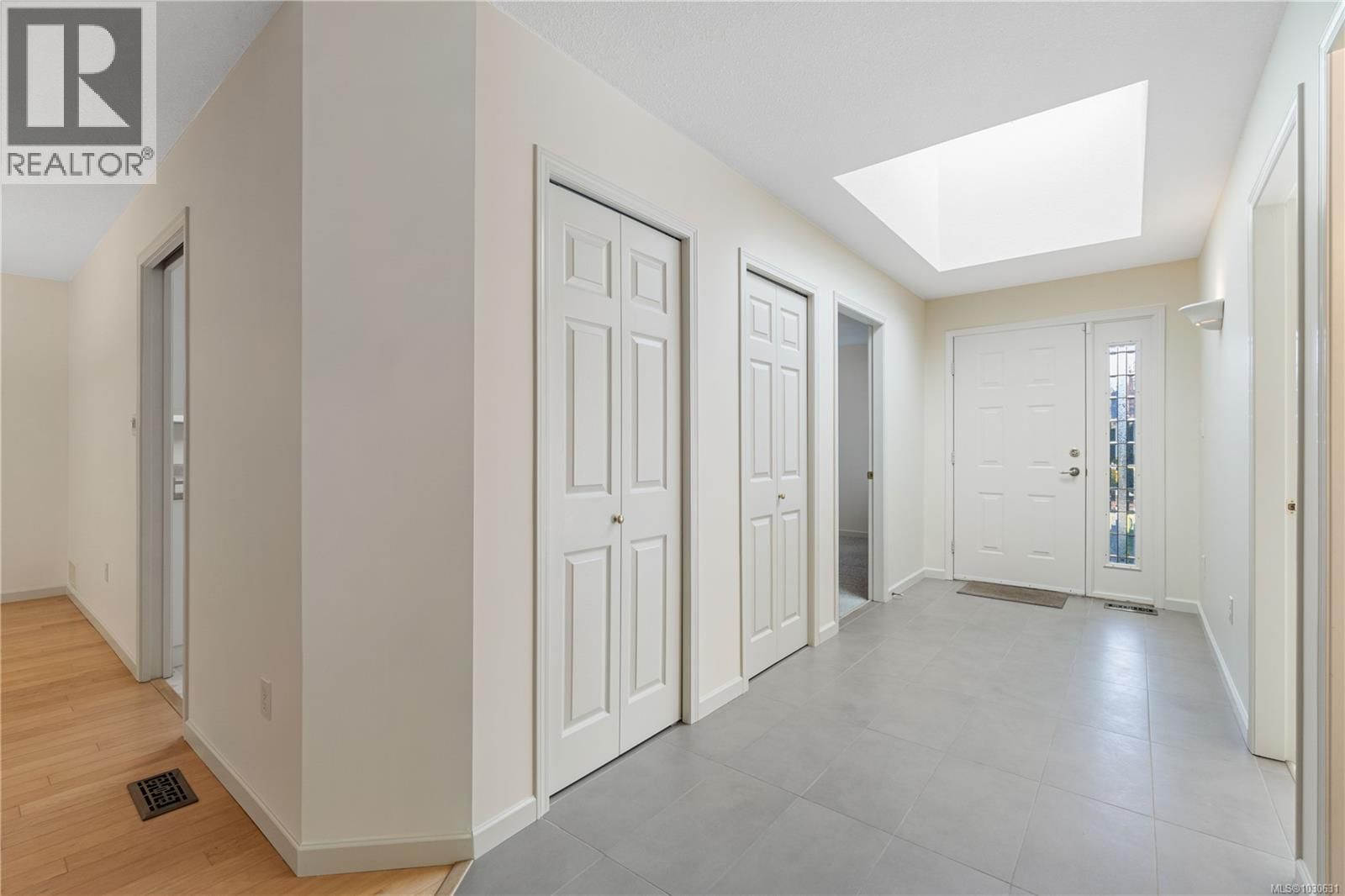 1 - 850 ARBUTUS STREET Image 6