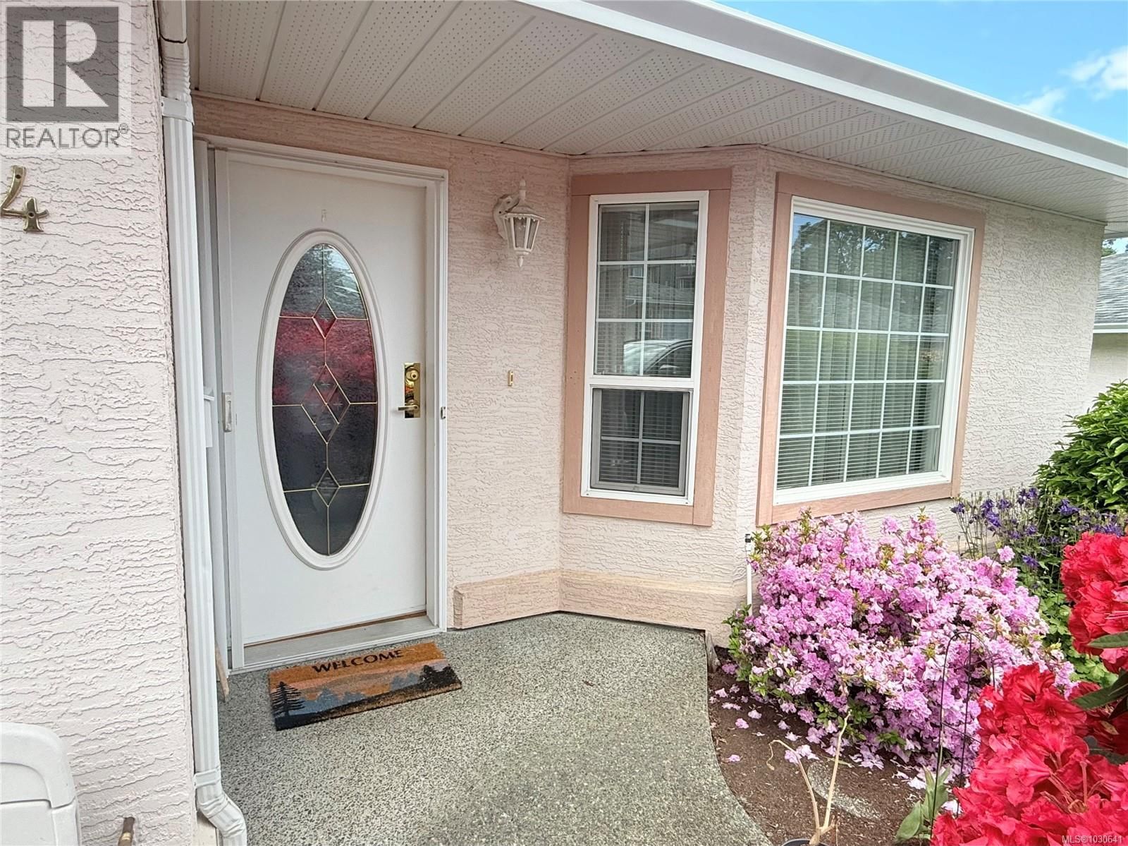 4 - 6111 SAYWARD ROAD Image 2