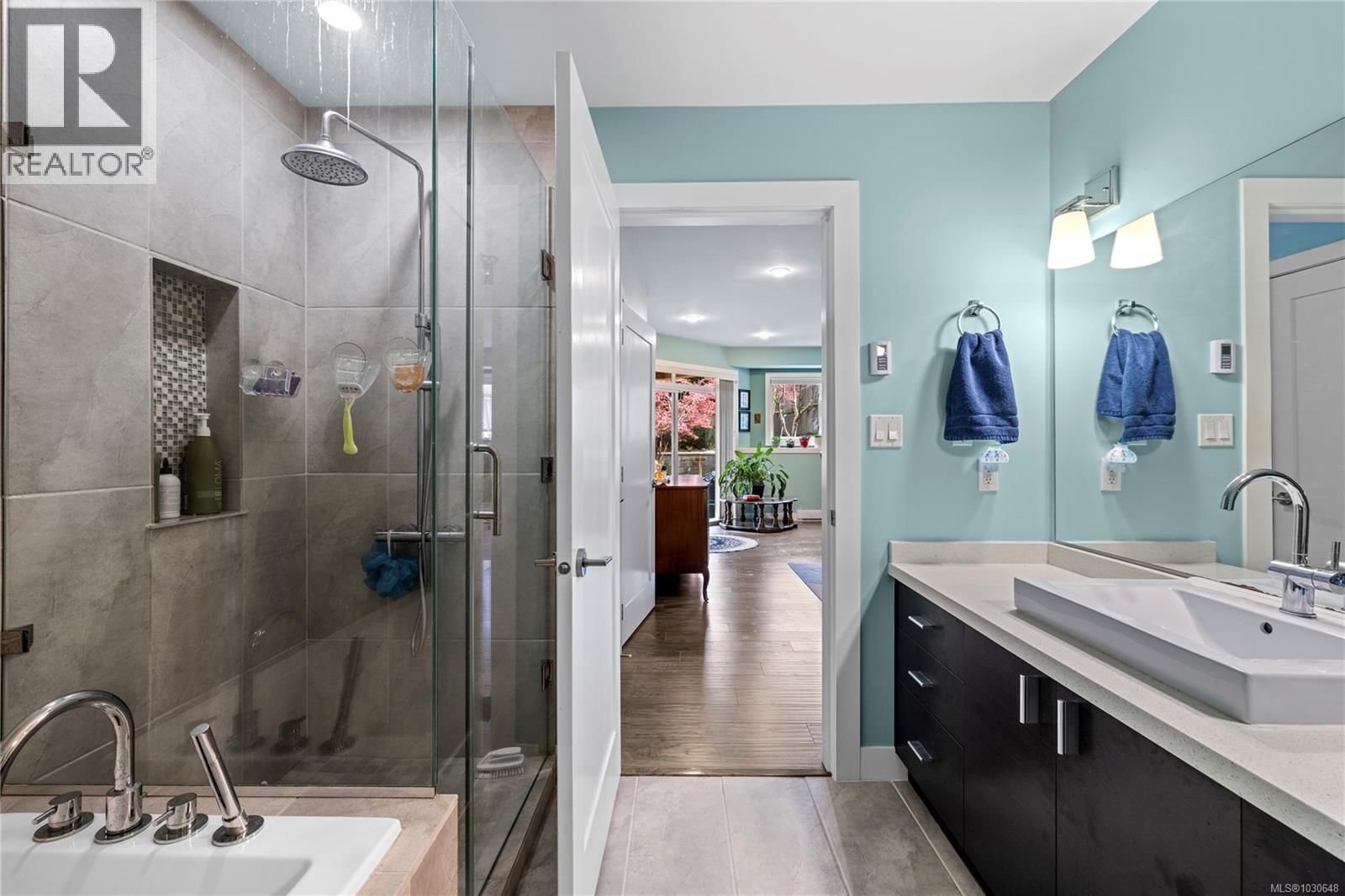 100 439 College Road property photo