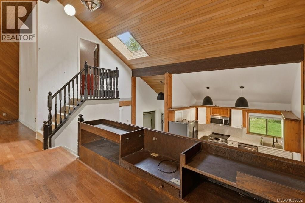 3114 COLMAN ROAD Image 36