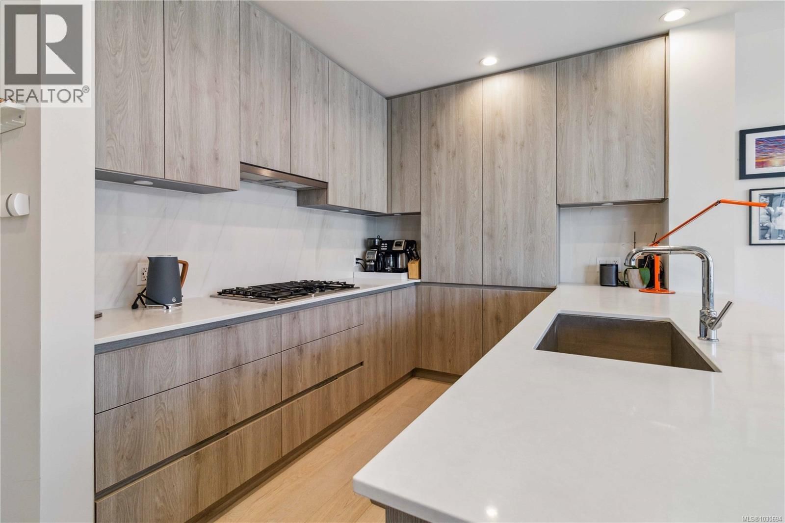 601 - 501 PARK PLACE Image 19