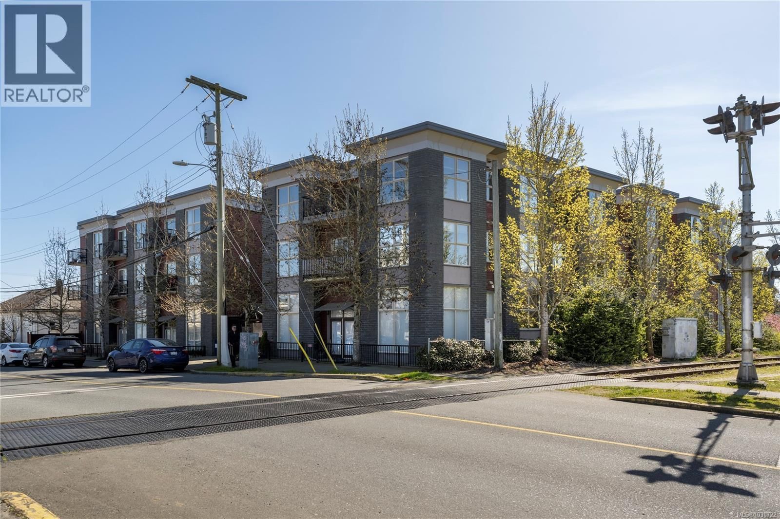 310 555 Franklyn Street property photo