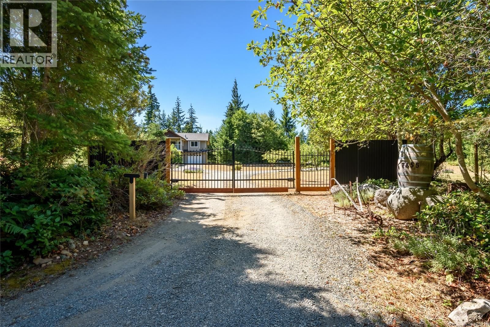 7455 Rodger Road property photo