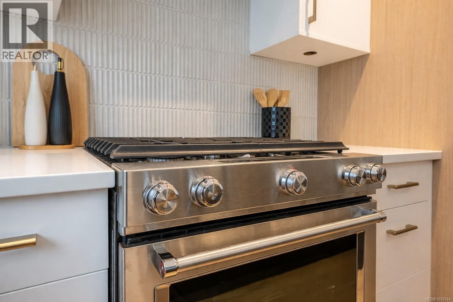 U8 - 3907 CEDAR HILL ROAD Image 11