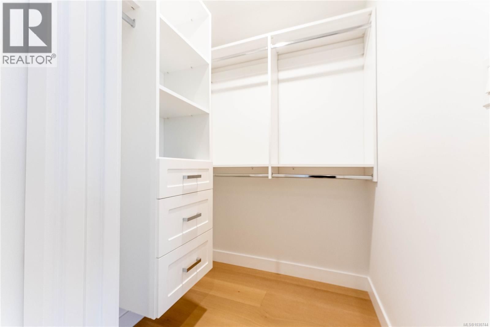 U8 - 3907 CEDAR HILL ROAD Image 20