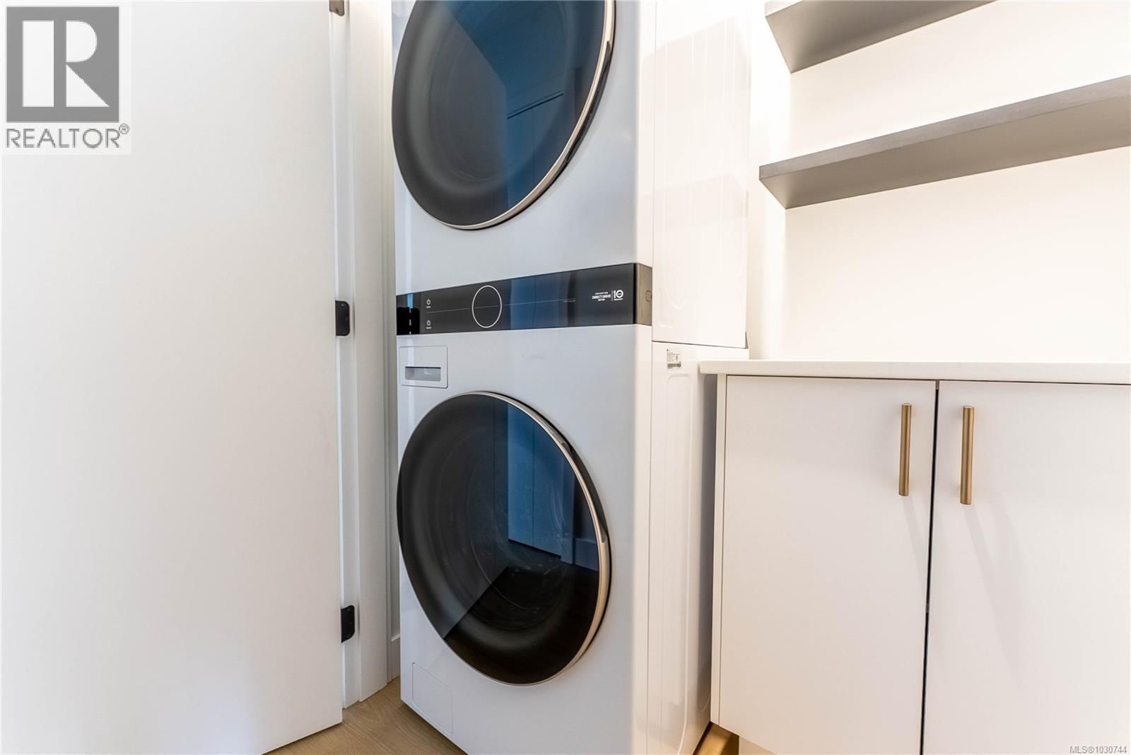 U8 - 3907 CEDAR HILL ROAD Image 24