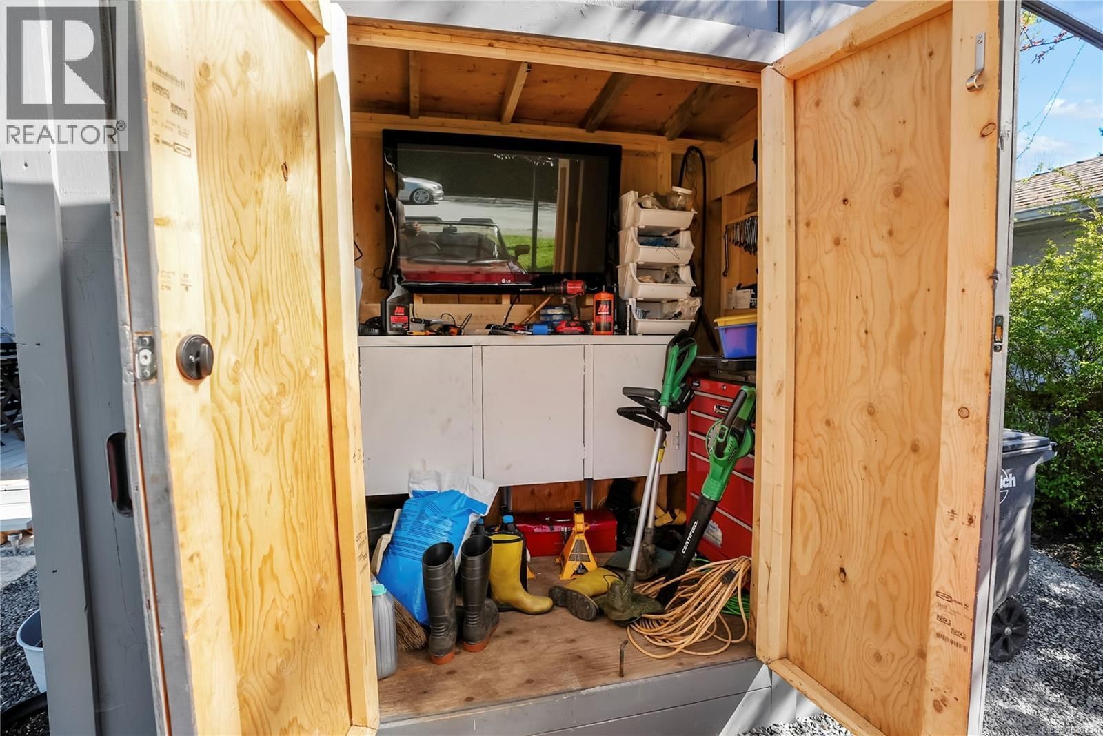 1709 MCRAE AVENUE Image 31