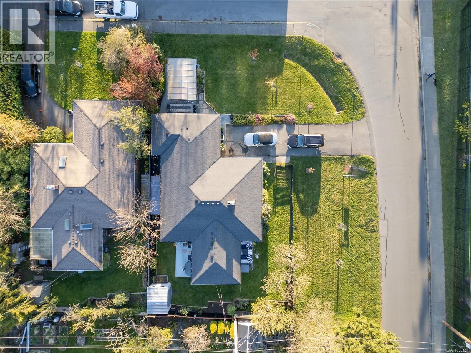 1709 MCRAE AVENUE Image 34