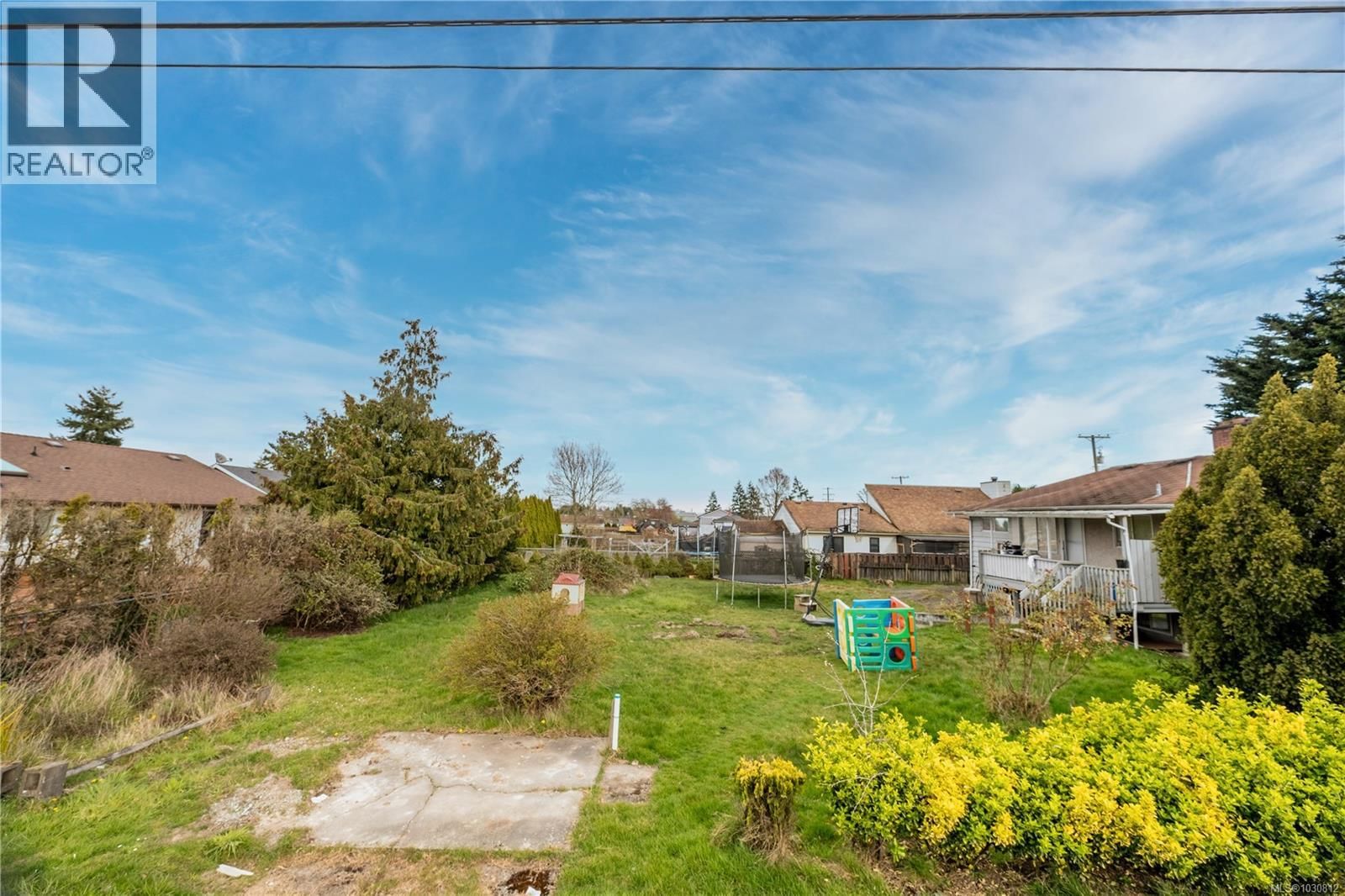 2090 BEACON AVENUE WEST Image 13