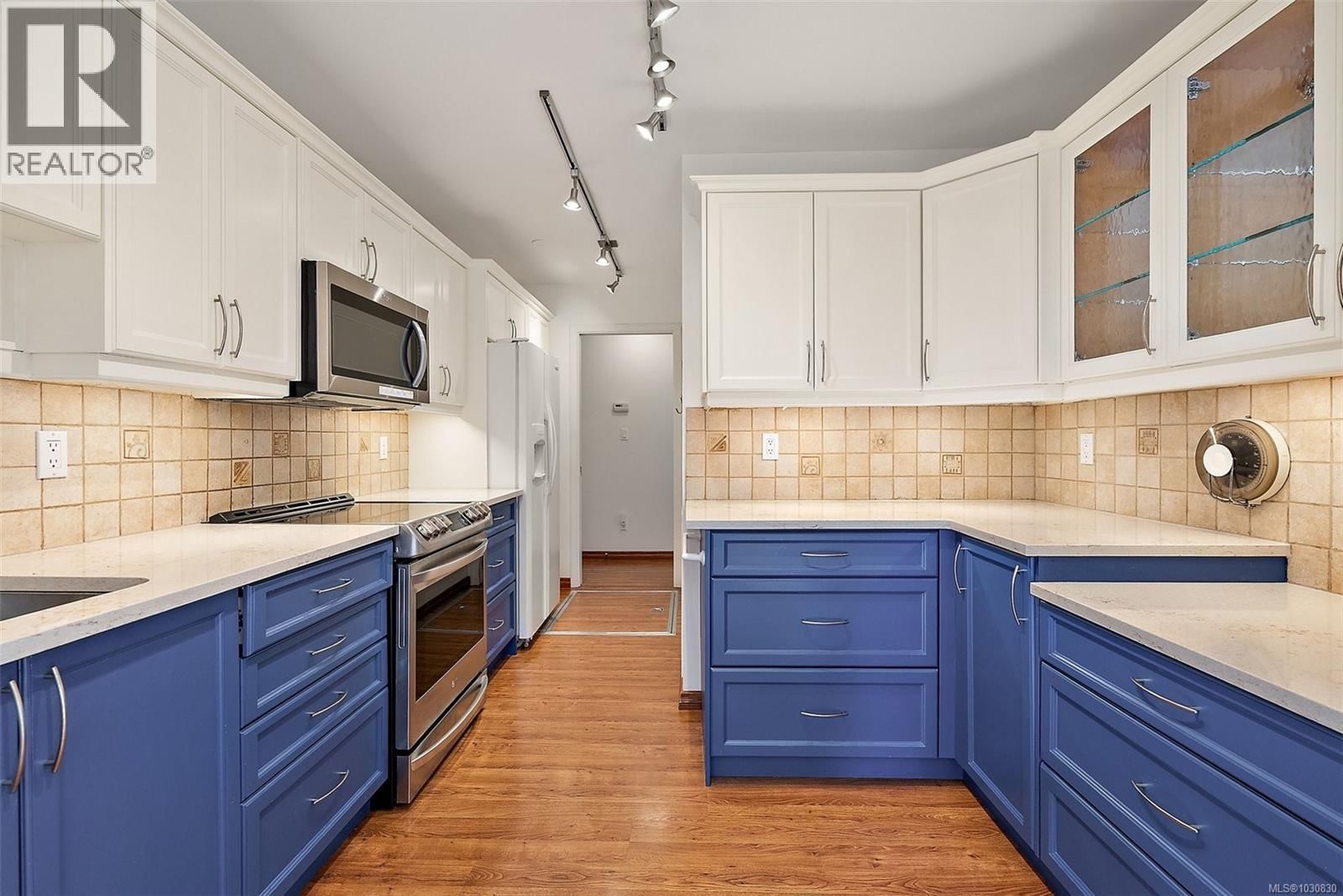 17 - 1255 WAIN ROAD Image 3