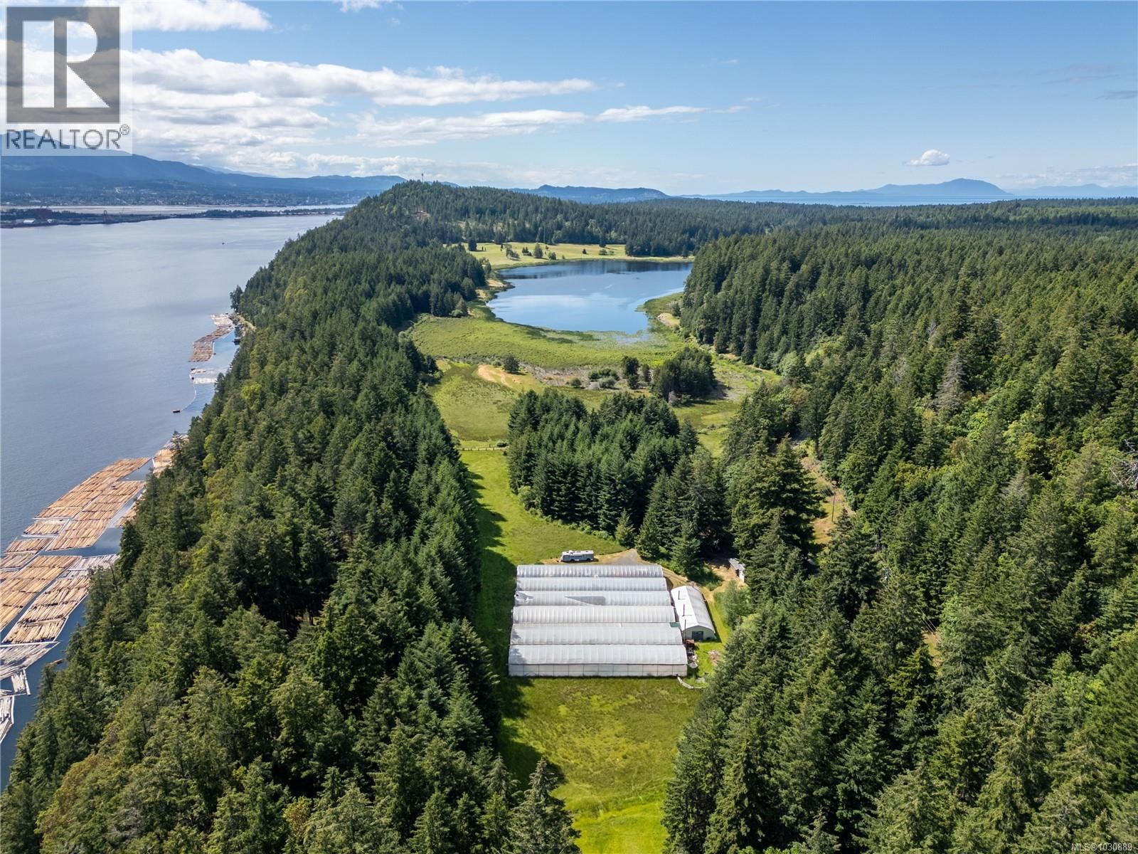 909 South Road, Gabriola Island, British Columbia V0R 1X0