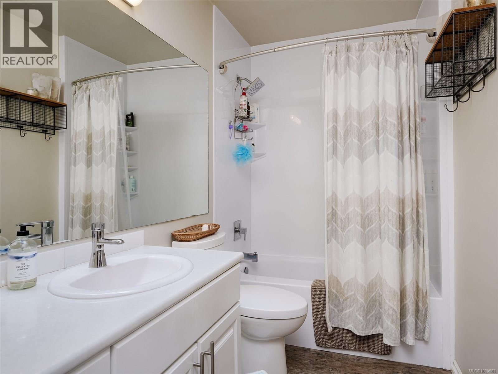 621 PINE STREET Image 13