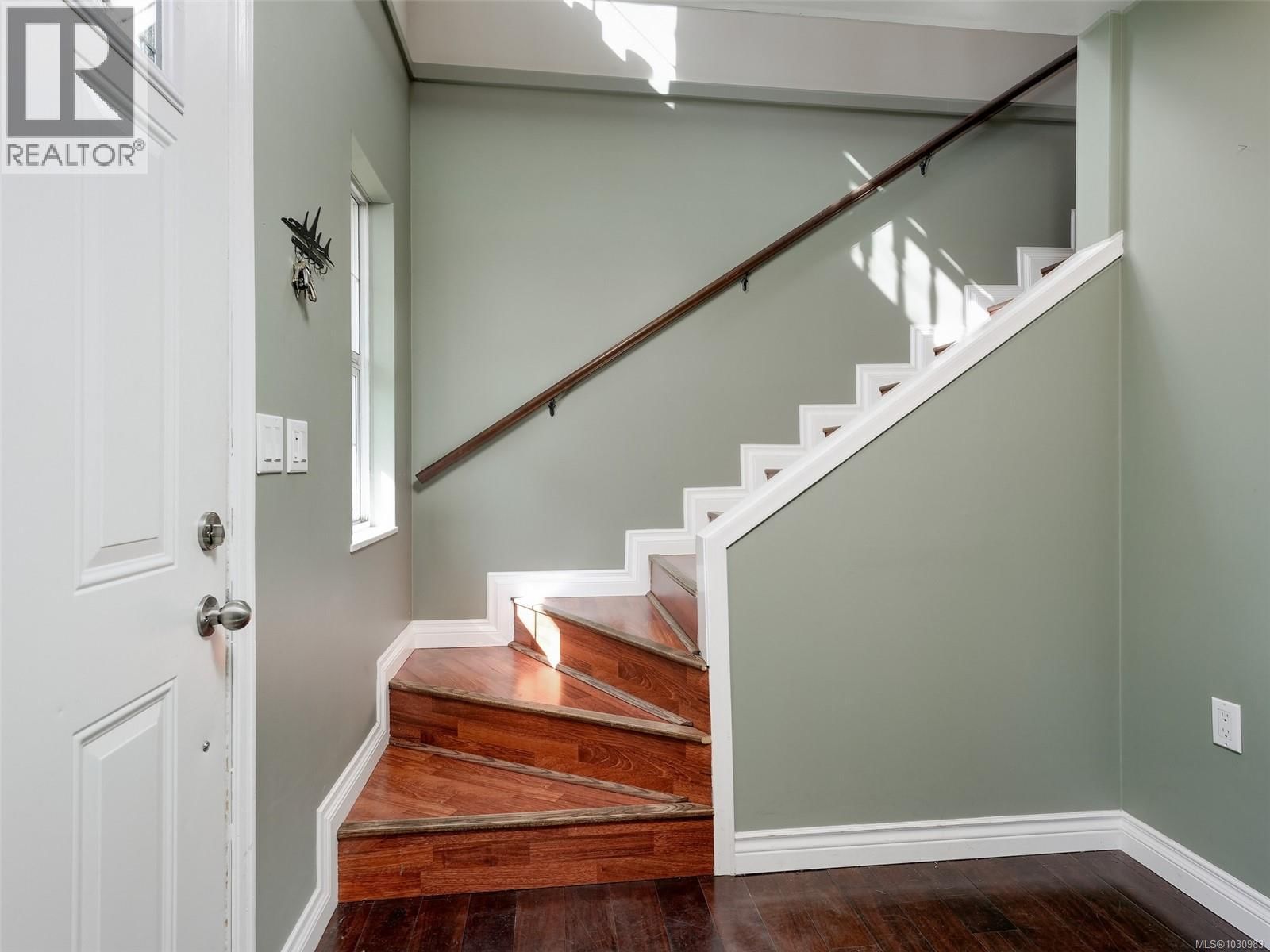 621 PINE STREET Image 14