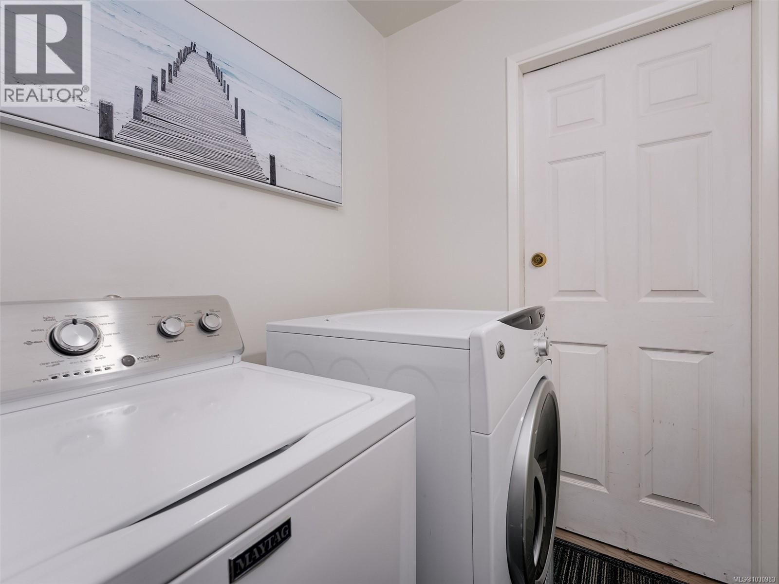 621 PINE STREET Image 15