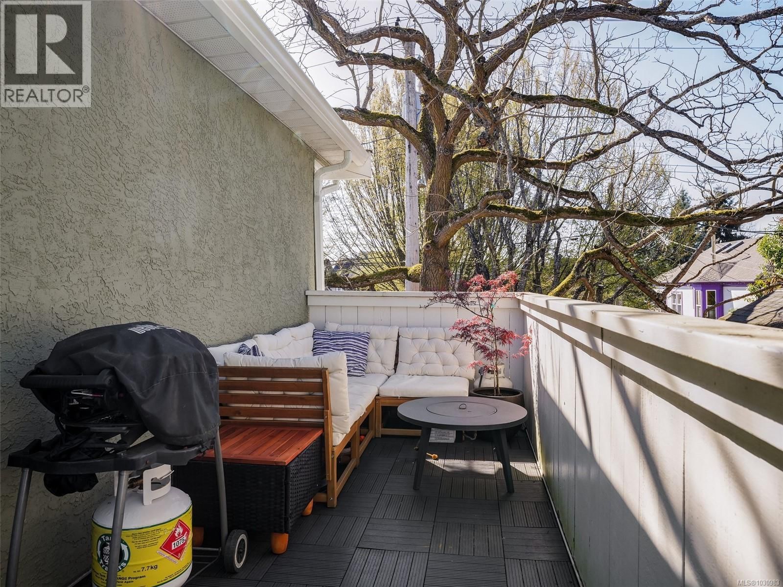 621 PINE STREET Image 17