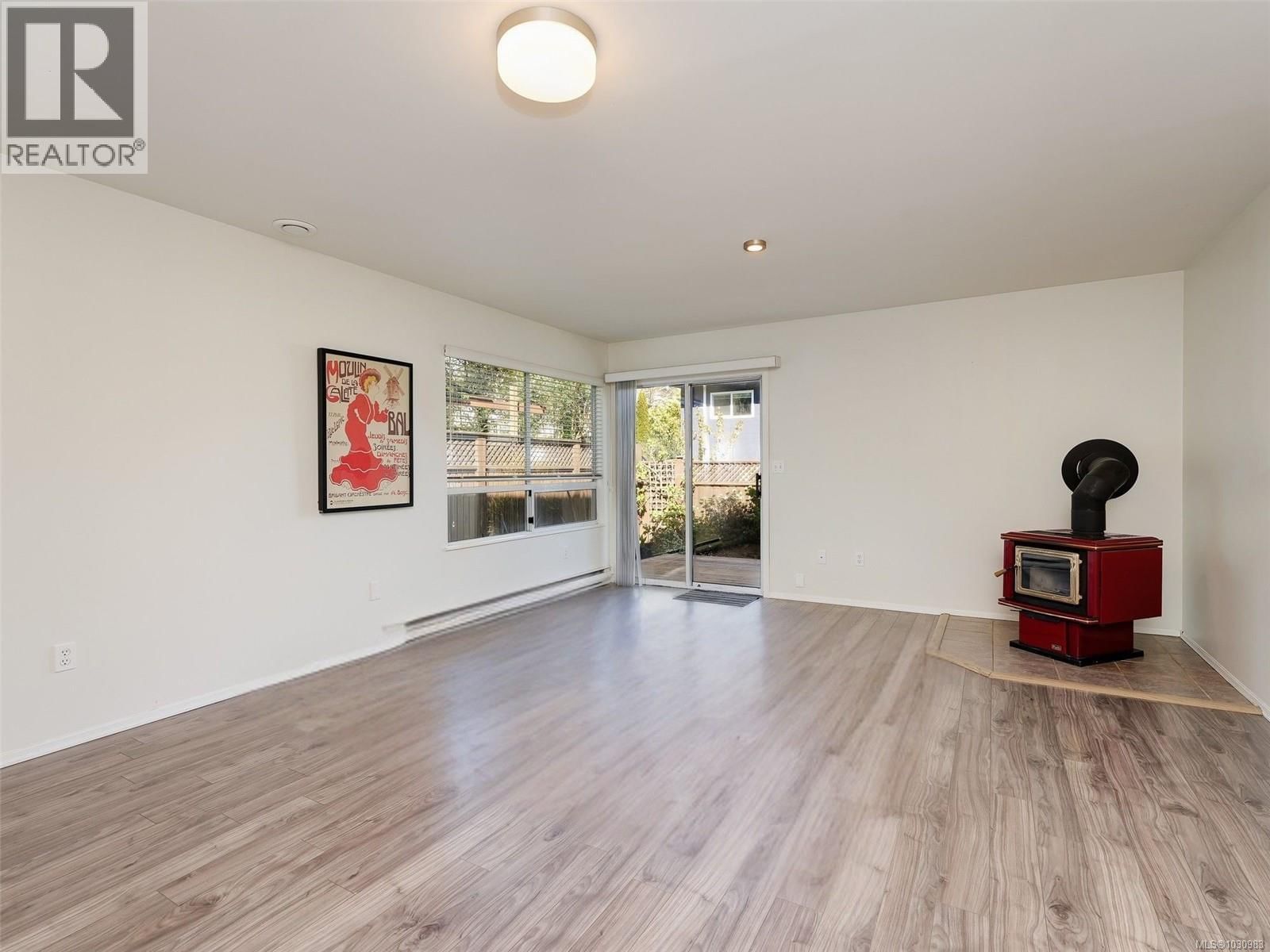 621 PINE STREET Image 19